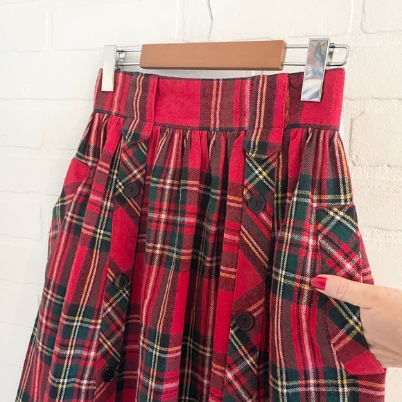 Vintage Red Royal Stewart Tartan Button down Pockets Grungy Academia Sz 7 - Picture 5 of 14